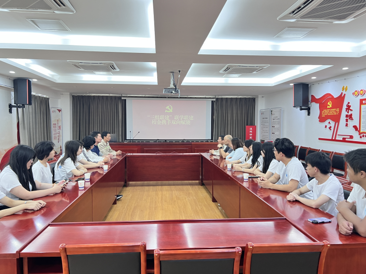 static/picture/1三组联建联学共建校企携手双向赋能照片4.JPG