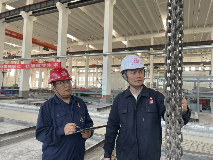 static/picture/1建工集团锐城建设党支部：三组联建动起来流动红旗争起来照片2.png